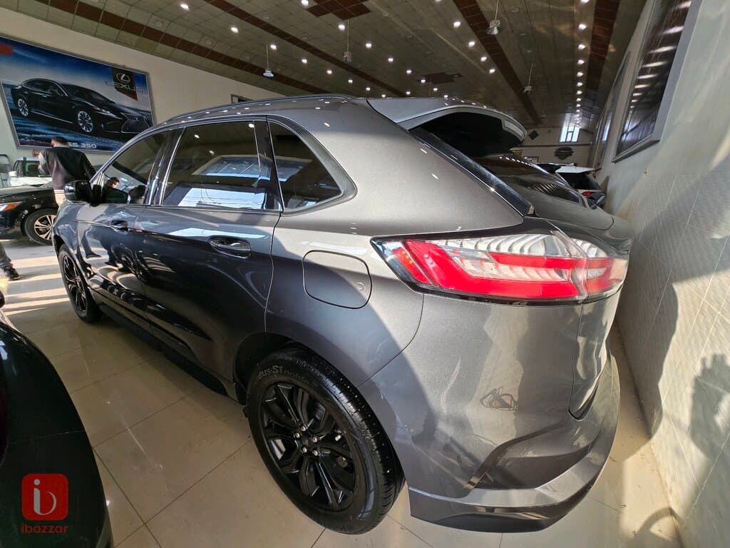 Ford Edge SE 4