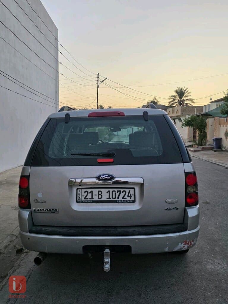 Ford Explorer XLT 1