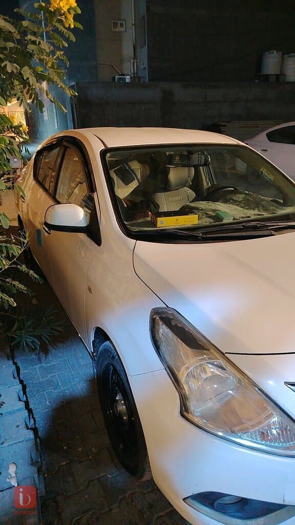 Nissan Sunny SE 3
