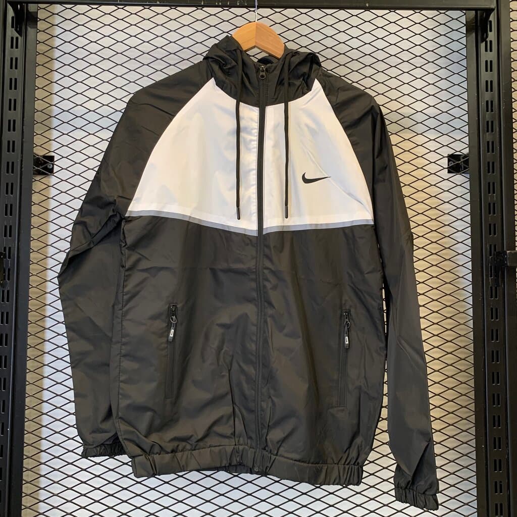 Nike Men's Water Resistant Sports Jacket - Black (S)