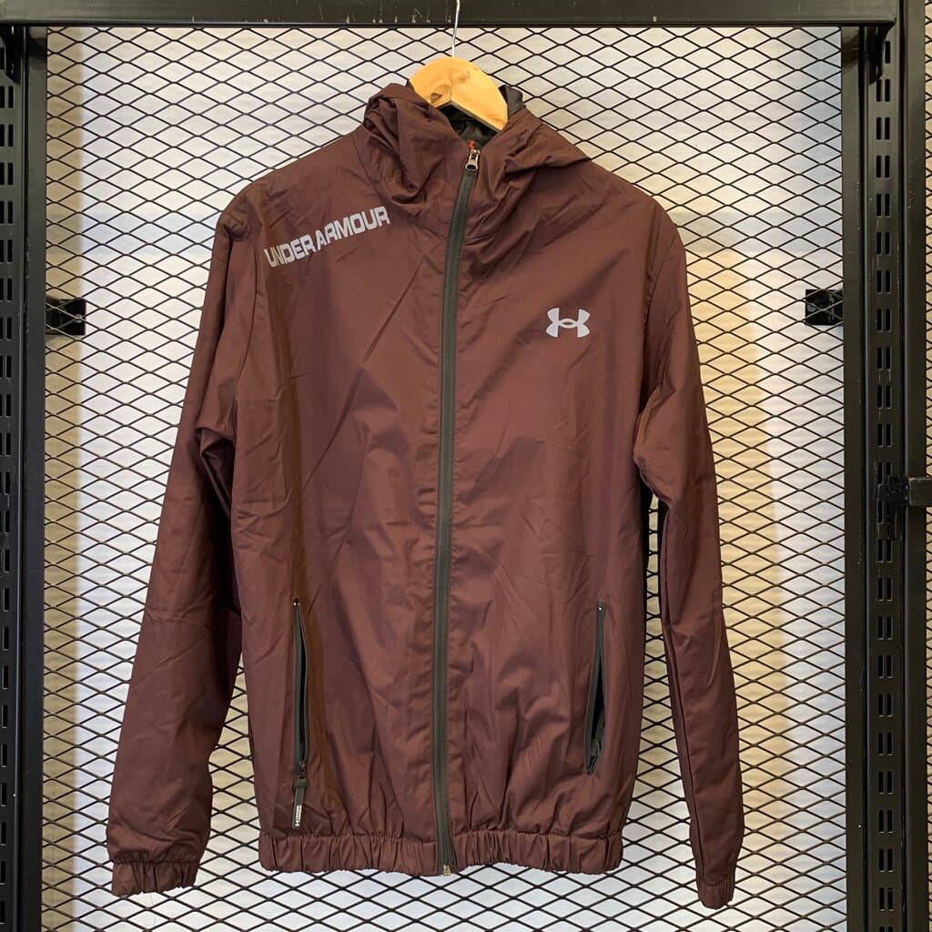 Under Armour Men's Water Resistant Sport Jacket - Dark Red (S)