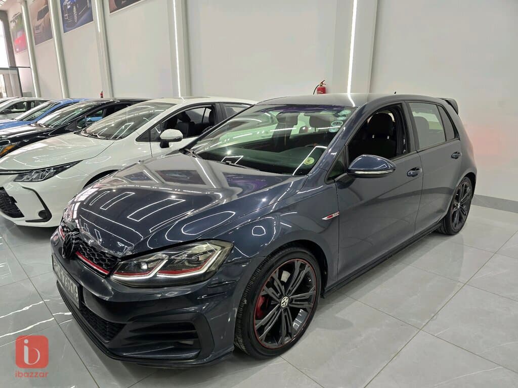 Volkswagen Golf GTI 2