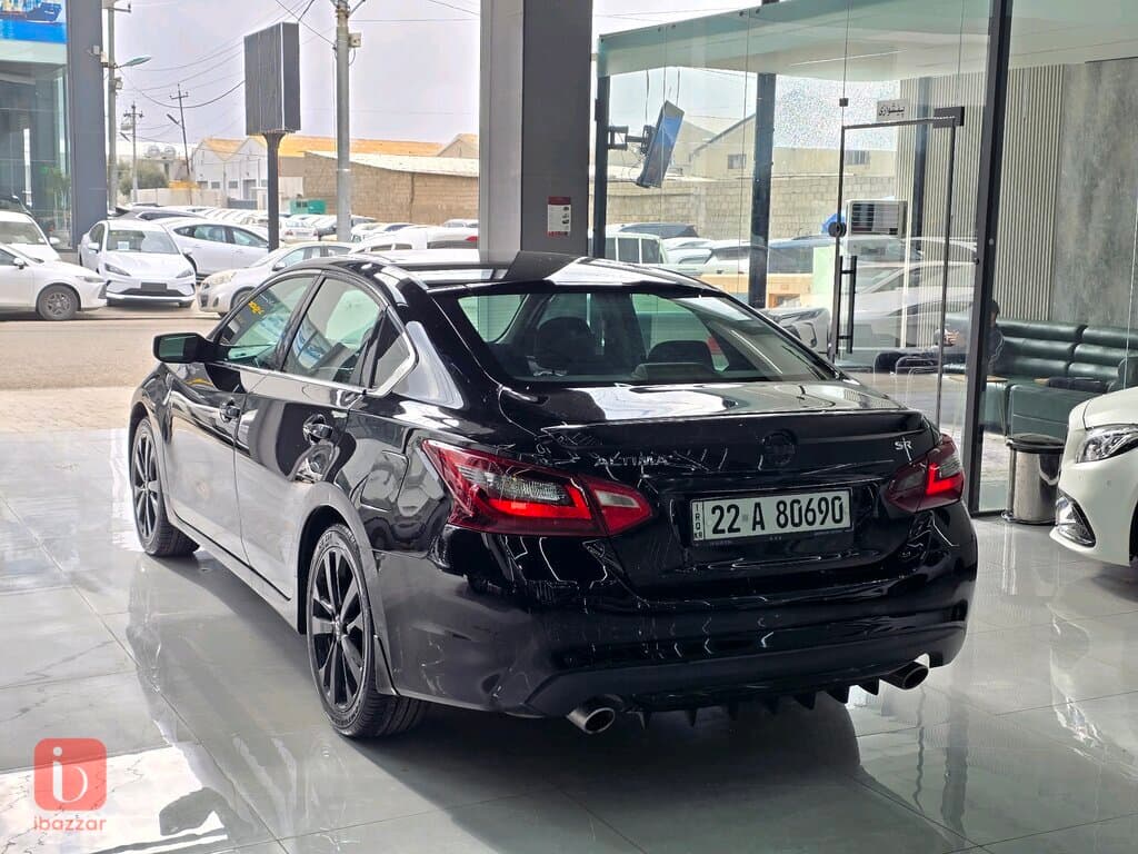 نيسان ألتيما SV 4