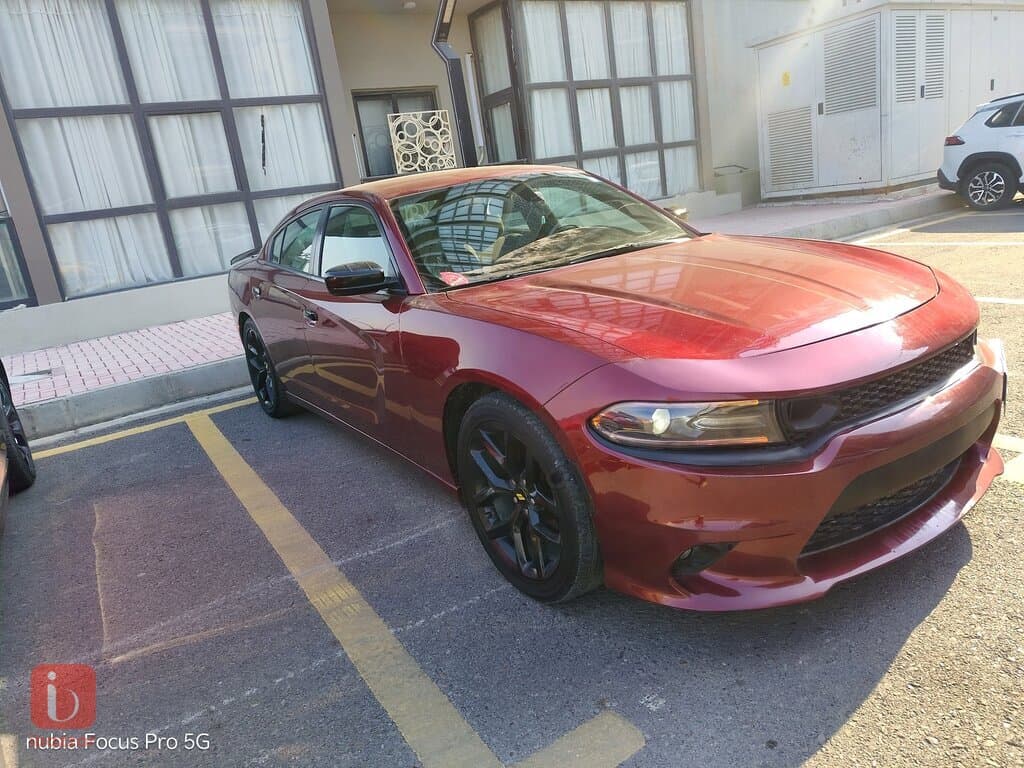 Dodge Charger SXT 2