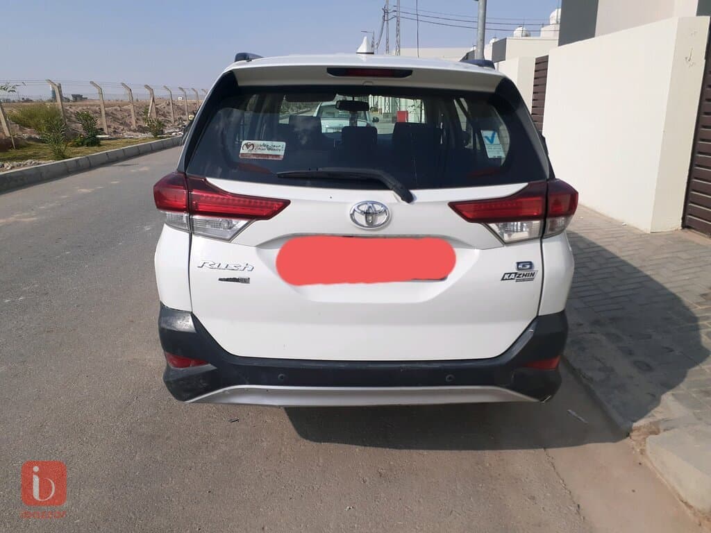 Toyota Rush GX 4