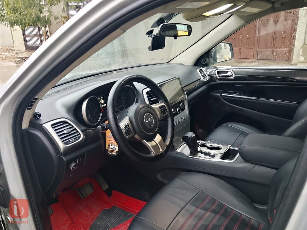 Jeep Grand Cherokee Laredo — photo 3