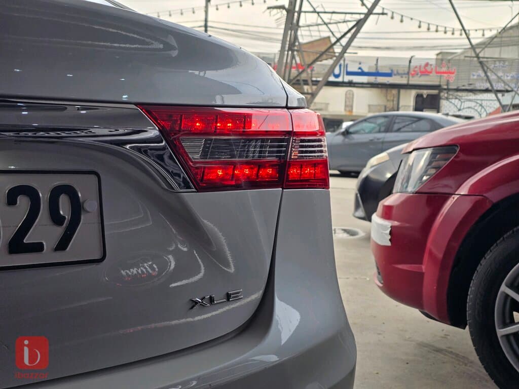 Toyota Avalon XLE 5