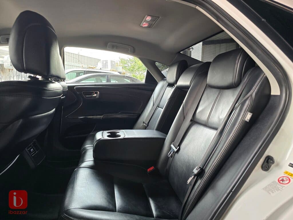 Toyota Avalon XLE 7