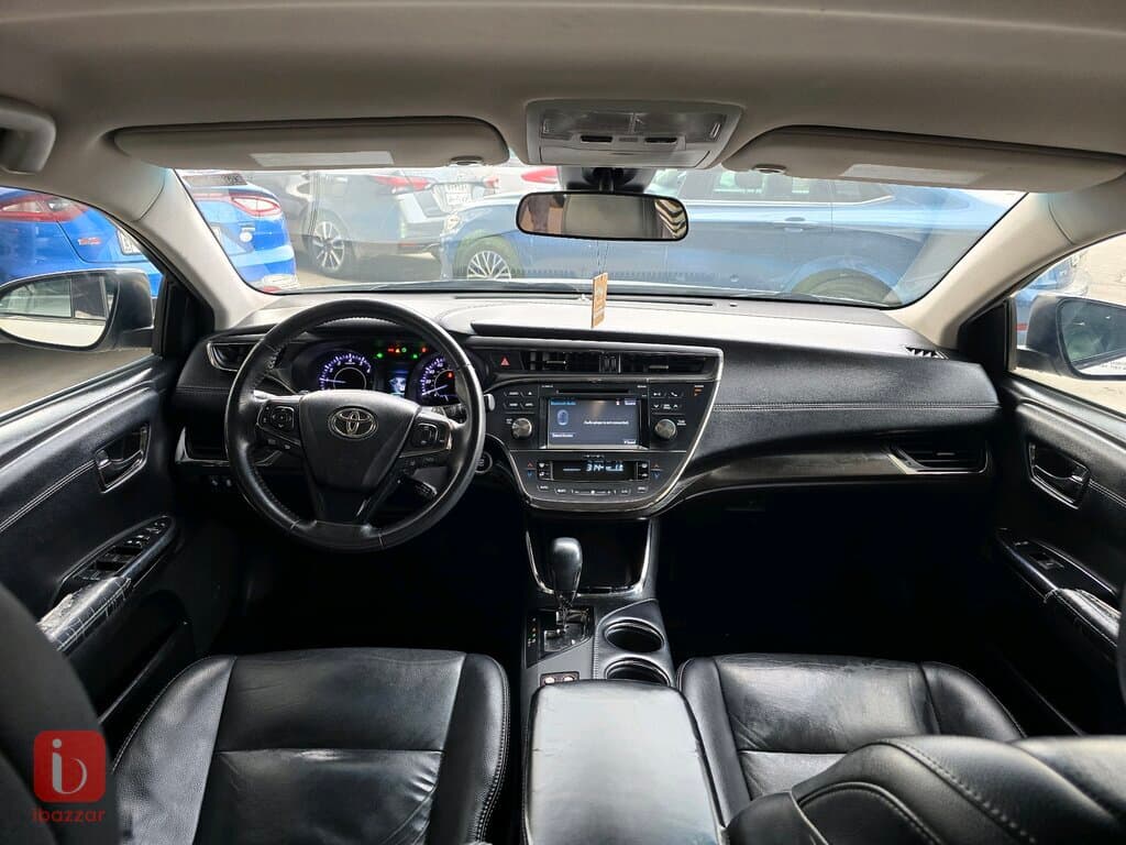Toyota Avalon XLE 8