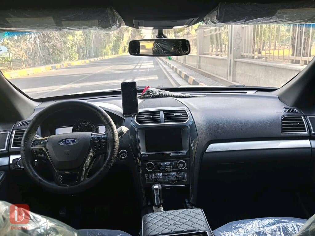 Ford Explorer XLT 8