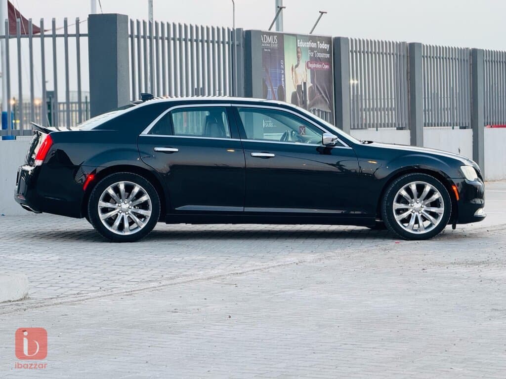 Chrysler 300 S 4