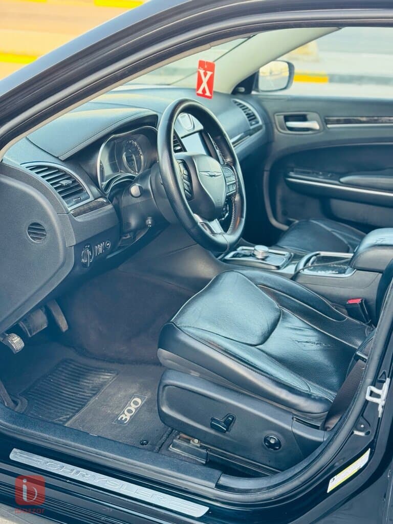 Chrysler 300 S 6
