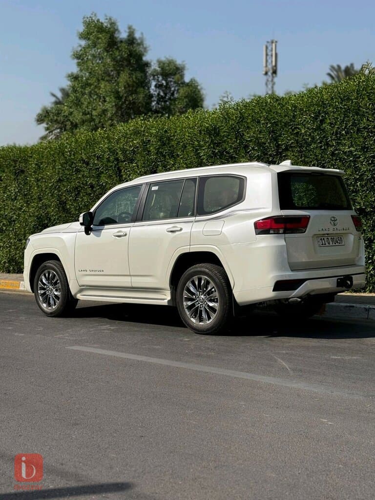 Toyota Land Cruiser GXR 4