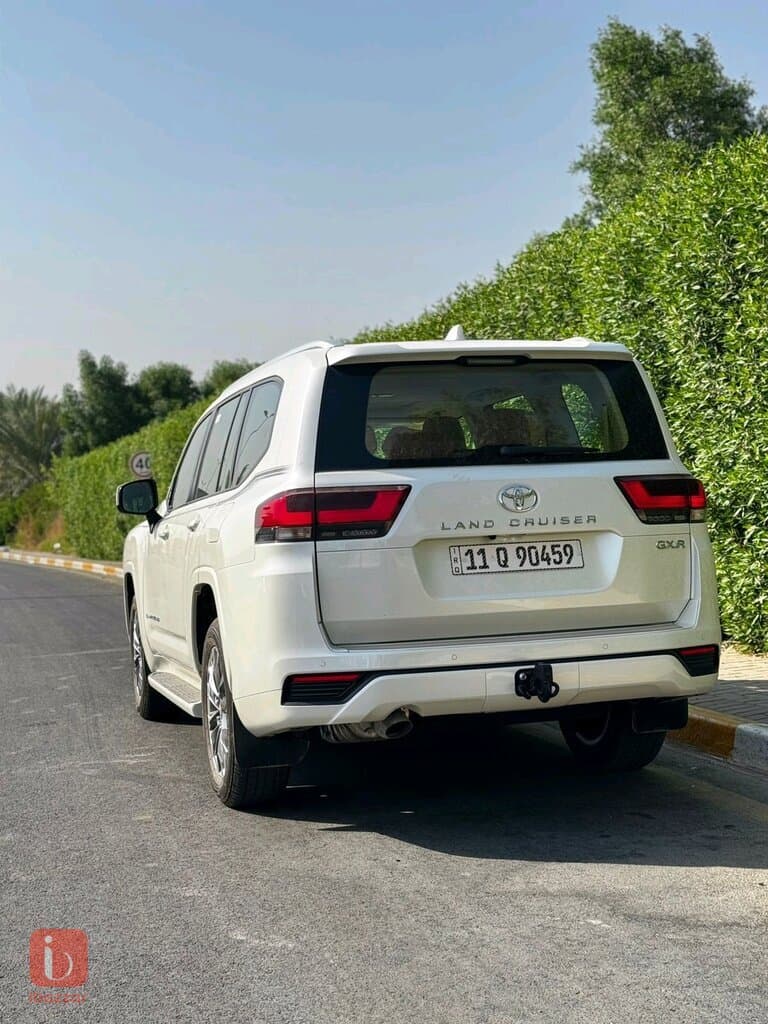 Toyota Land Cruiser GXR 7
