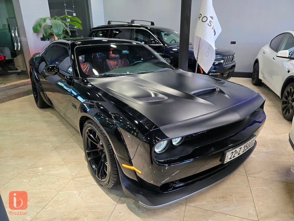 Dodge Challenger Srt8