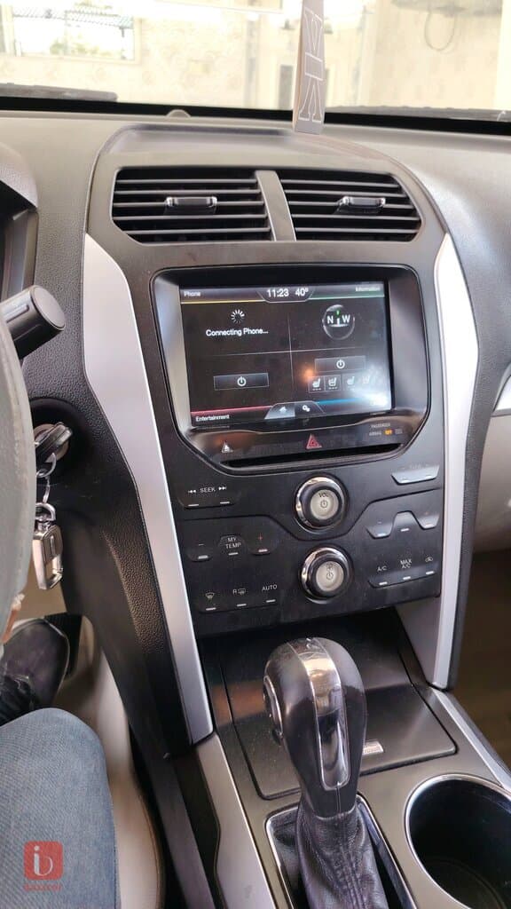 Ford Explorer XLT 2