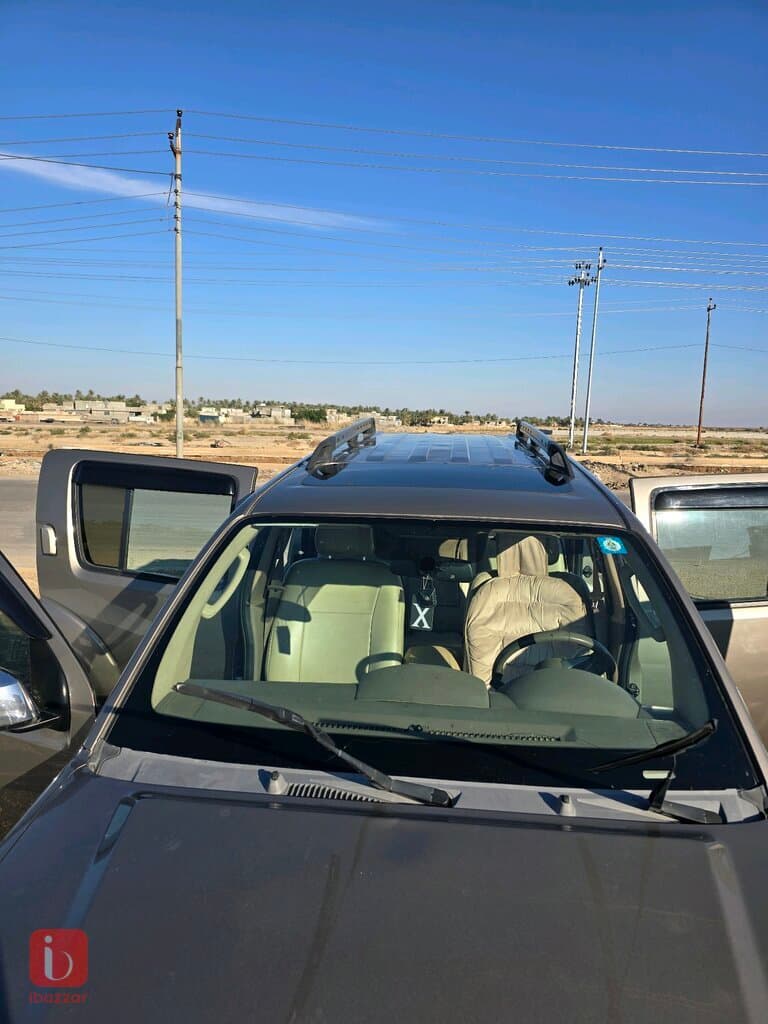 Nissan Pathfinder LE 5