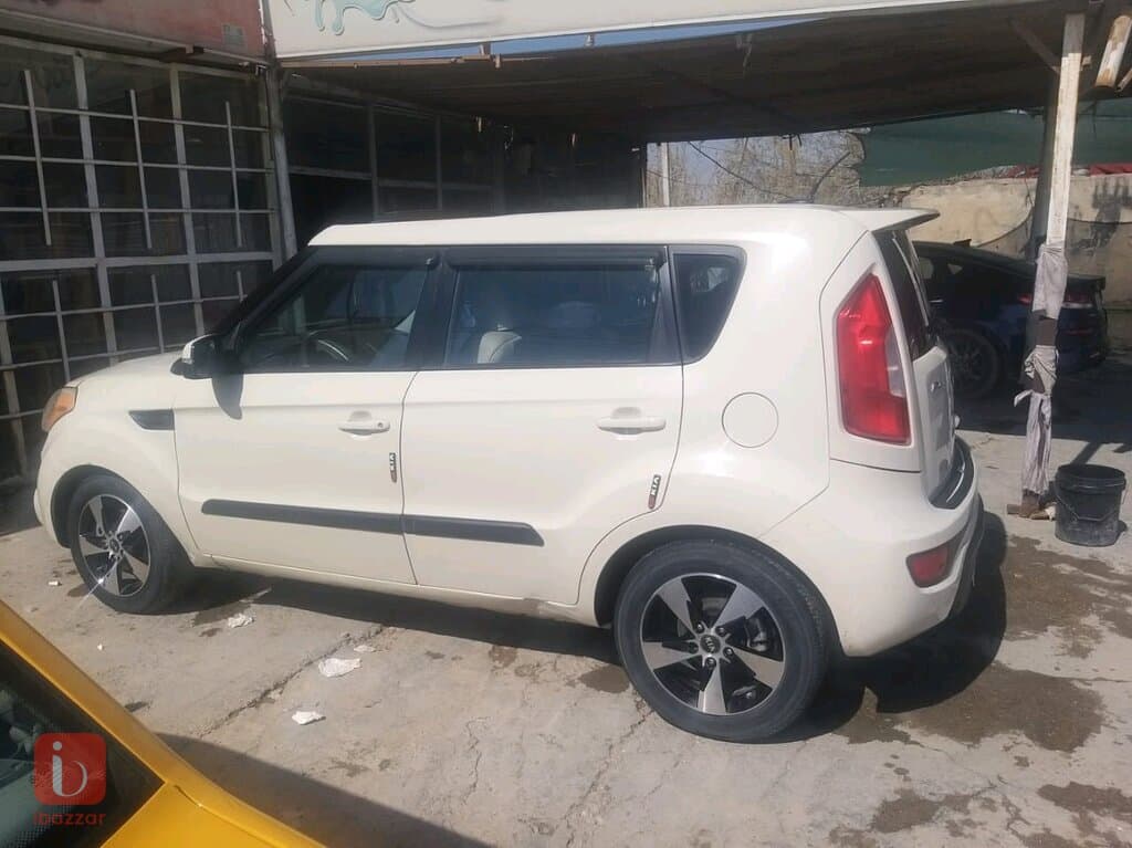 KIA Soul EX 8