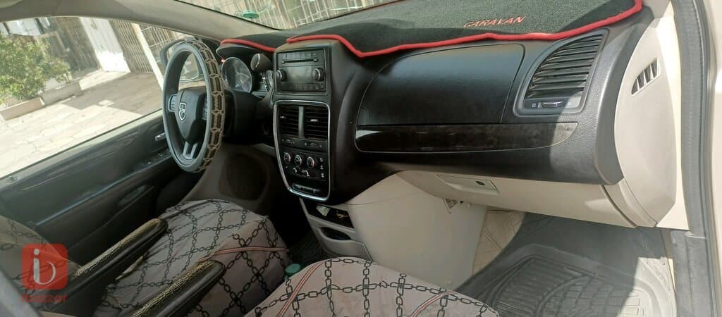 Dodge Caravan SE — photo 7