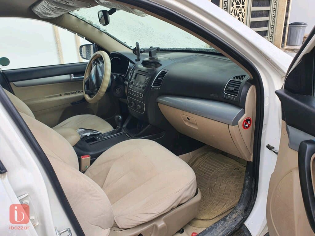 KIA Sorento 4