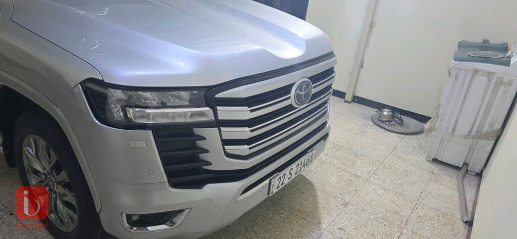Toyota Land Cruiser VXR 2