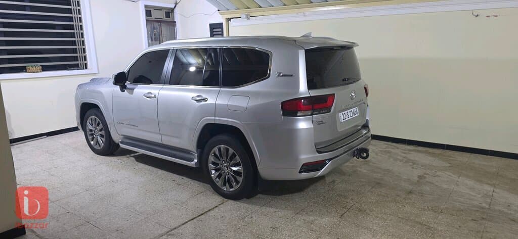 Toyota Land Cruiser VXR