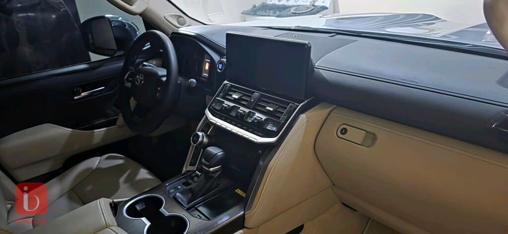 Toyota Land Cruiser VXR 5