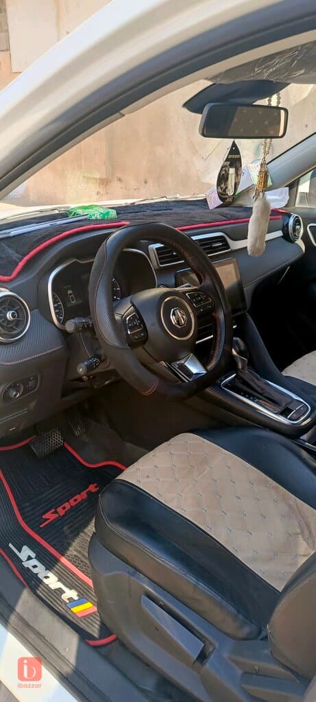 MG ZS 8