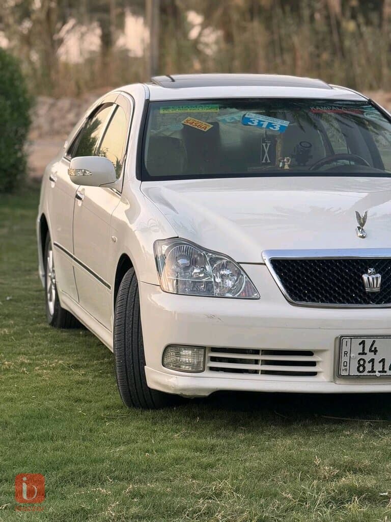 Toyota Crown XLE
