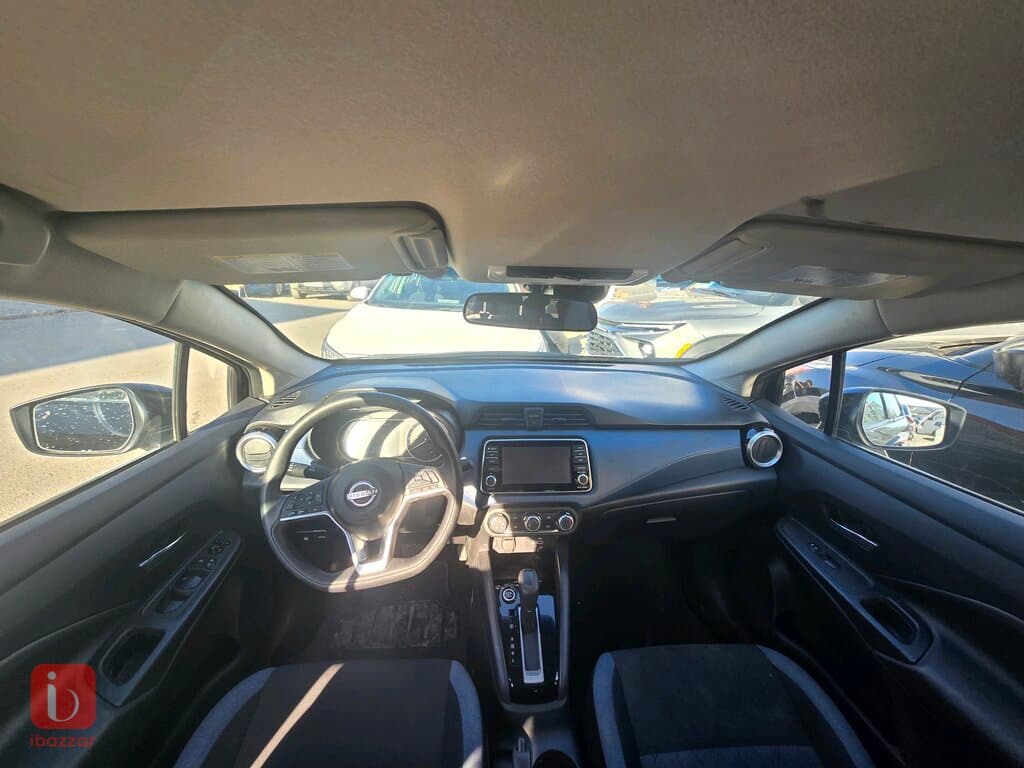 Nissan Versa 6