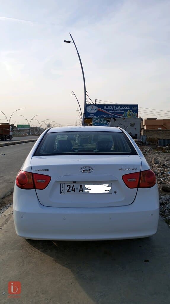 Hyundai Elantra Standard