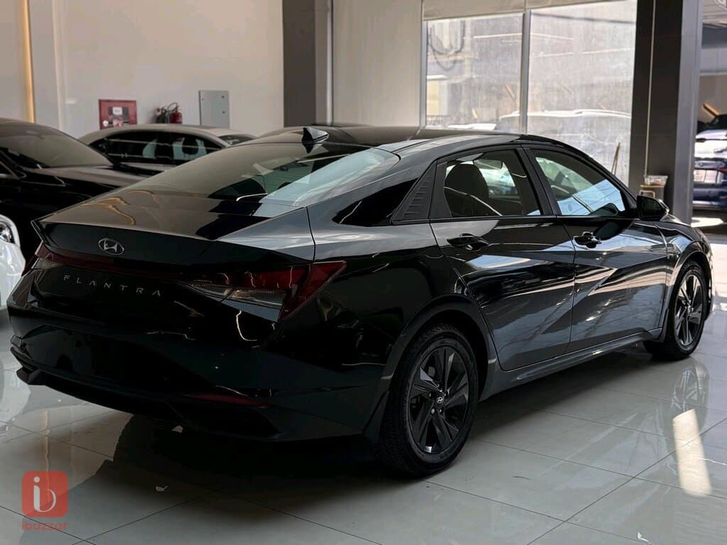 Hyundai Elantra 6
