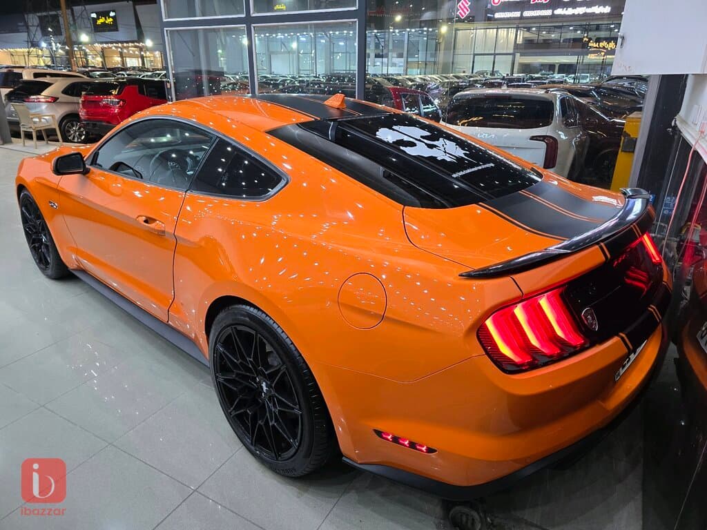 Ford Mustang GT 4