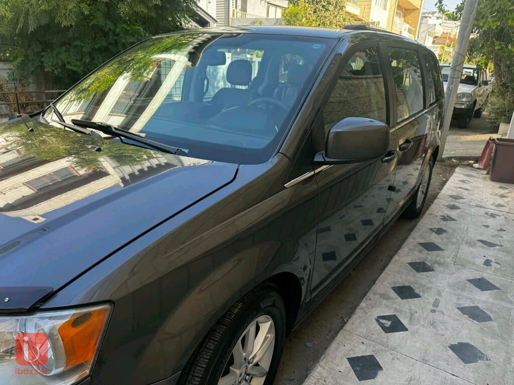 Dodge Caravan SXT — photo 3