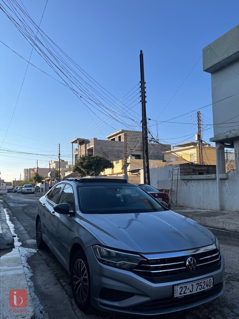 Volkswagen Jetta SE 3