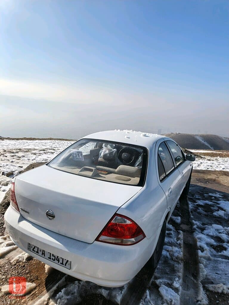 Nissan Sunny 4