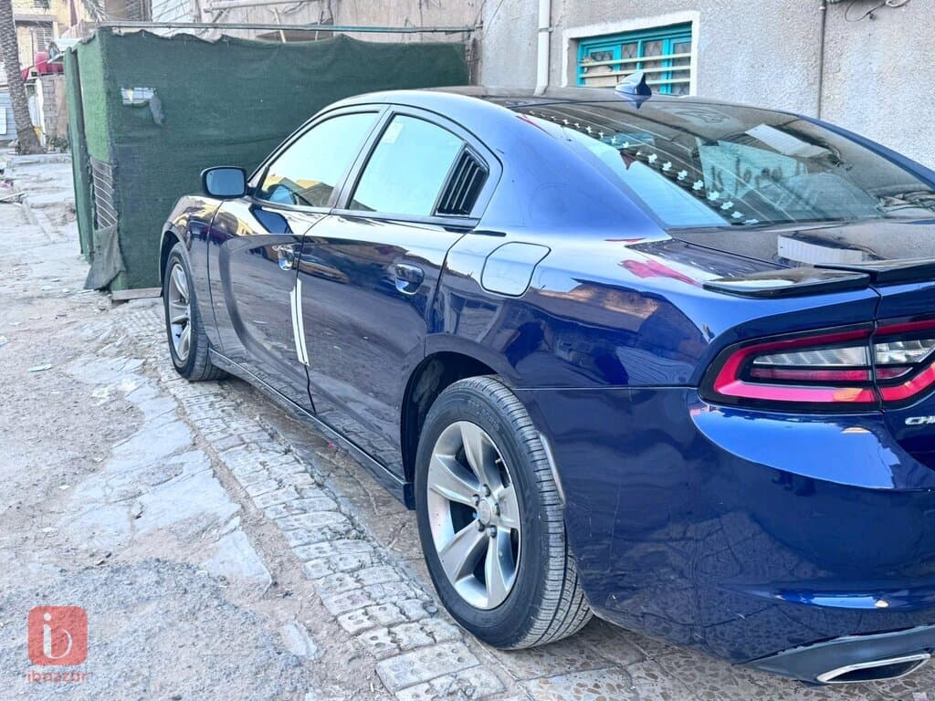 Dodge Charger SXT 5