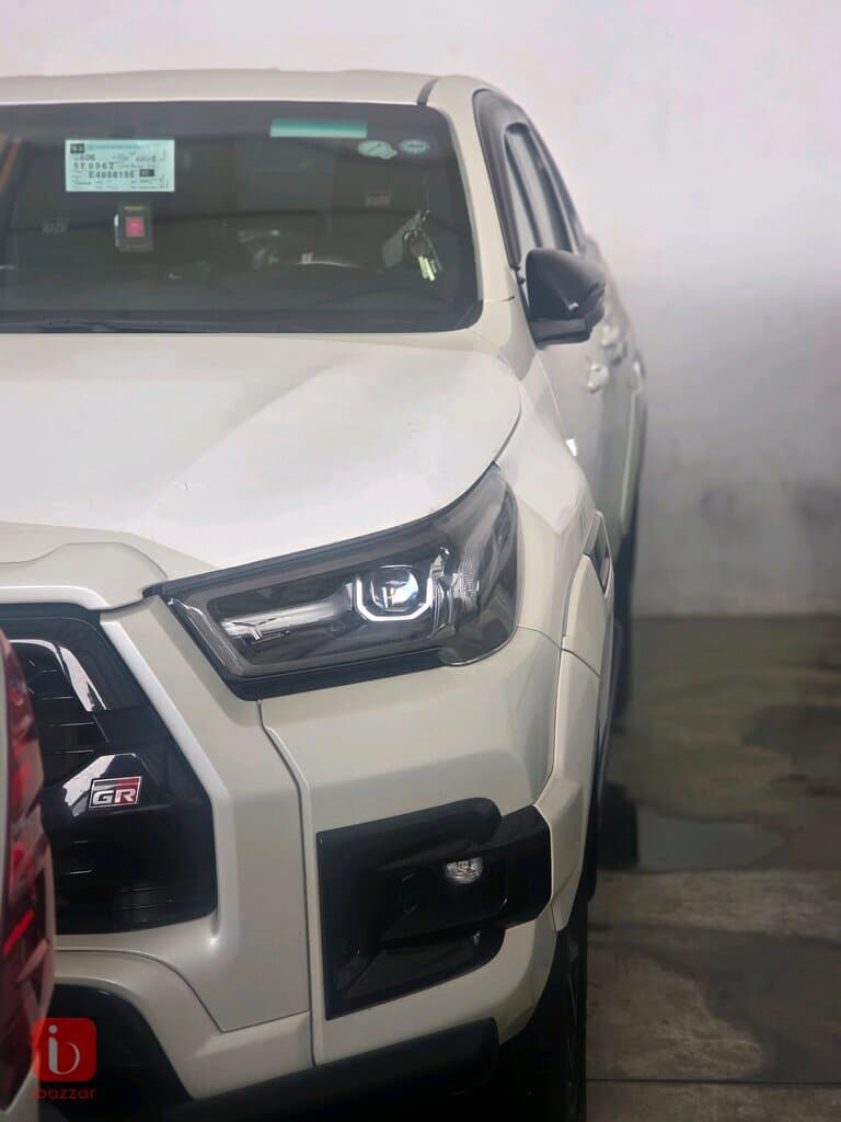 Toyota Hilux GR Sport 1