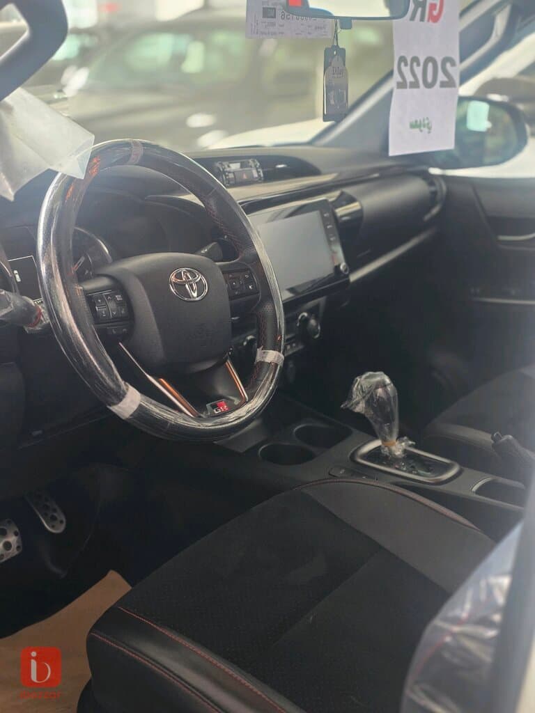 Toyota Hilux GR Sport 2