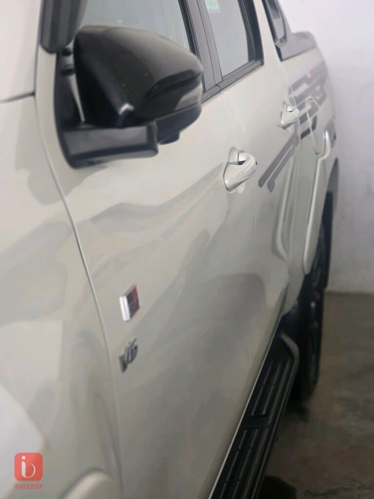 Toyota Hilux GR Sport 8
