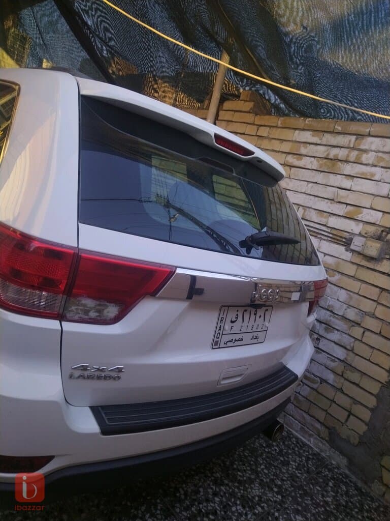 Jeep Grand Cherokee Laredo 2