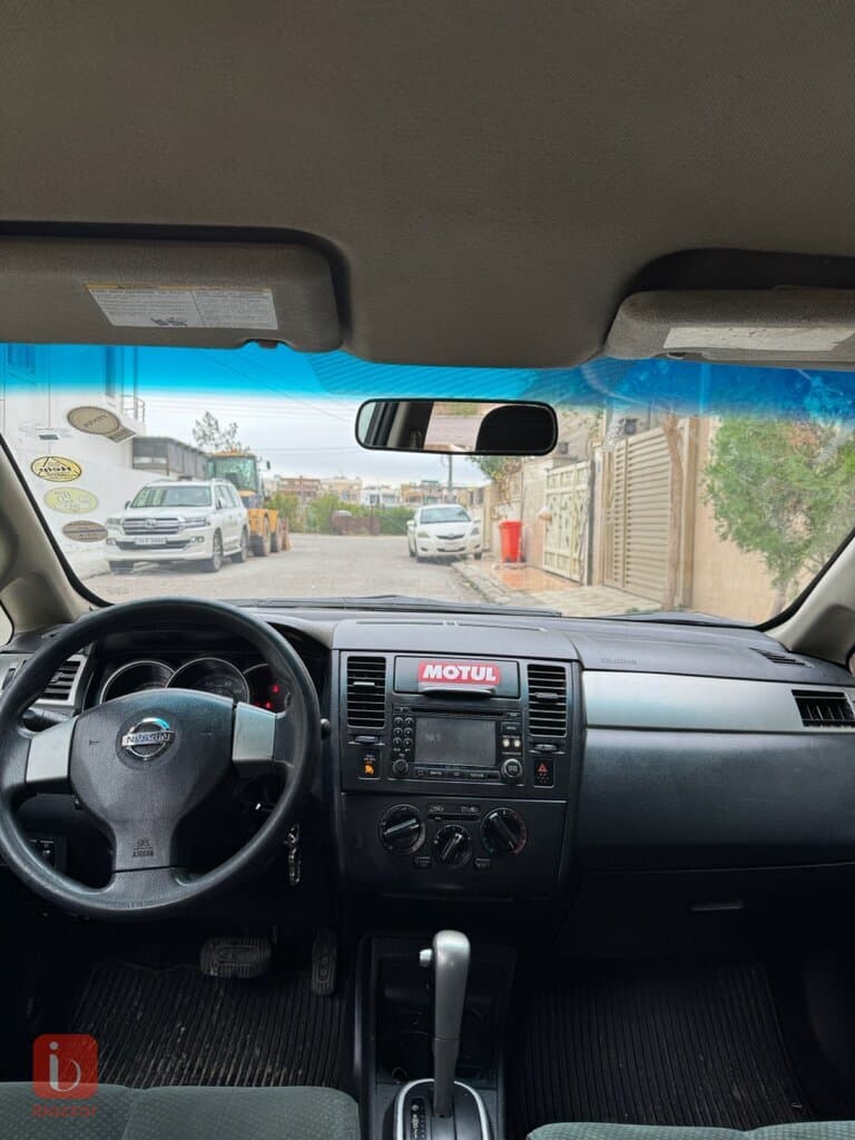 Nissan Versa 6