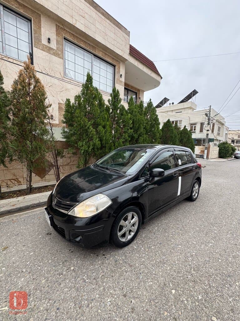 Nissan Versa 8
