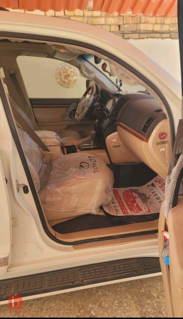Toyota Land Cruiser GXR 12