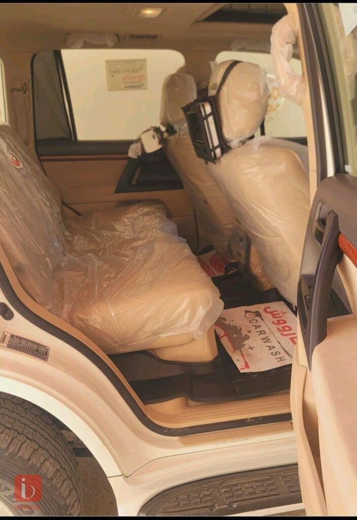 Toyota Land Cruiser GXR 13