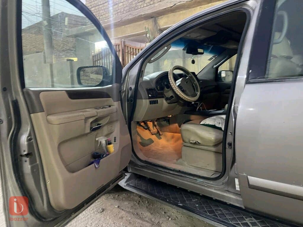 Nissan Armada SE 11