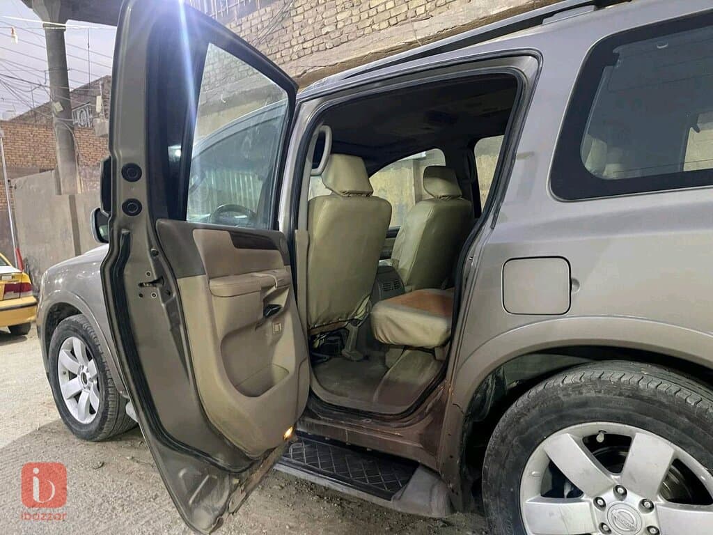 Nissan Armada SE 6