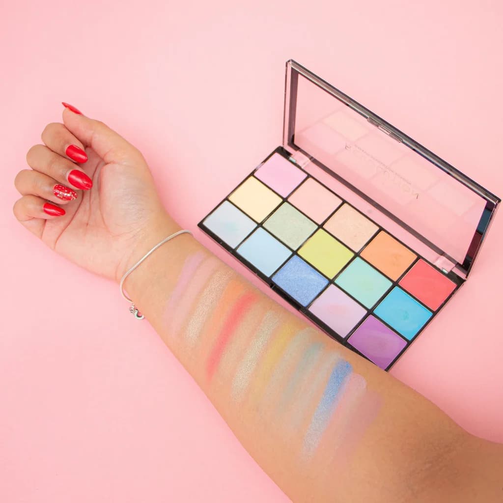 Revolution Re-Loaded Eyeshadow Palette (15 Shades Sugar Pie) 3