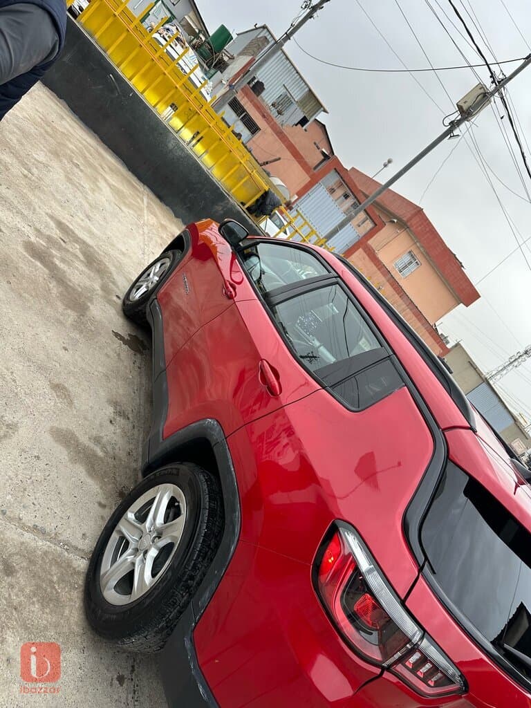Jeep Compass — photo 11
