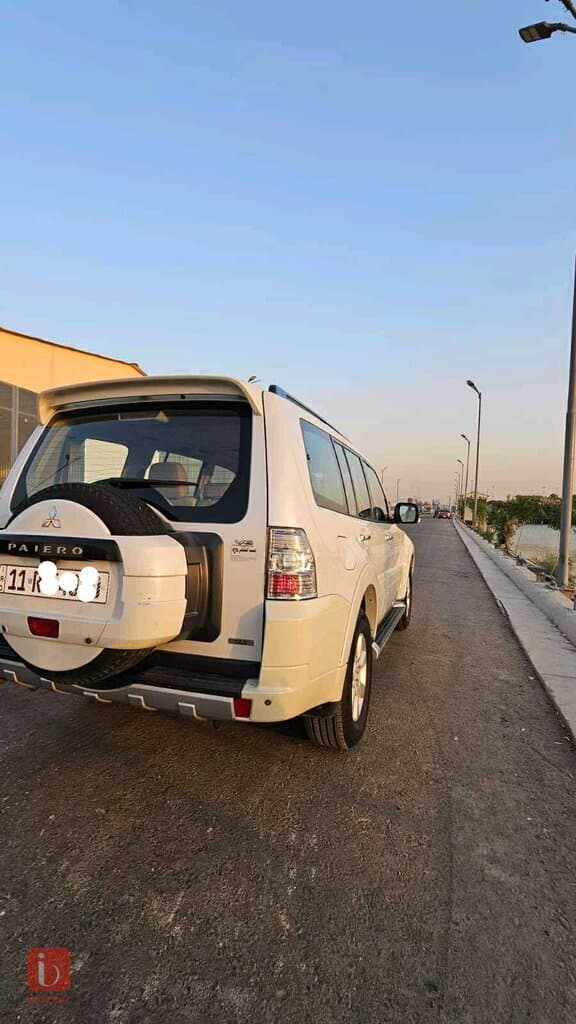 Mitsubishi Pajero GLS 6